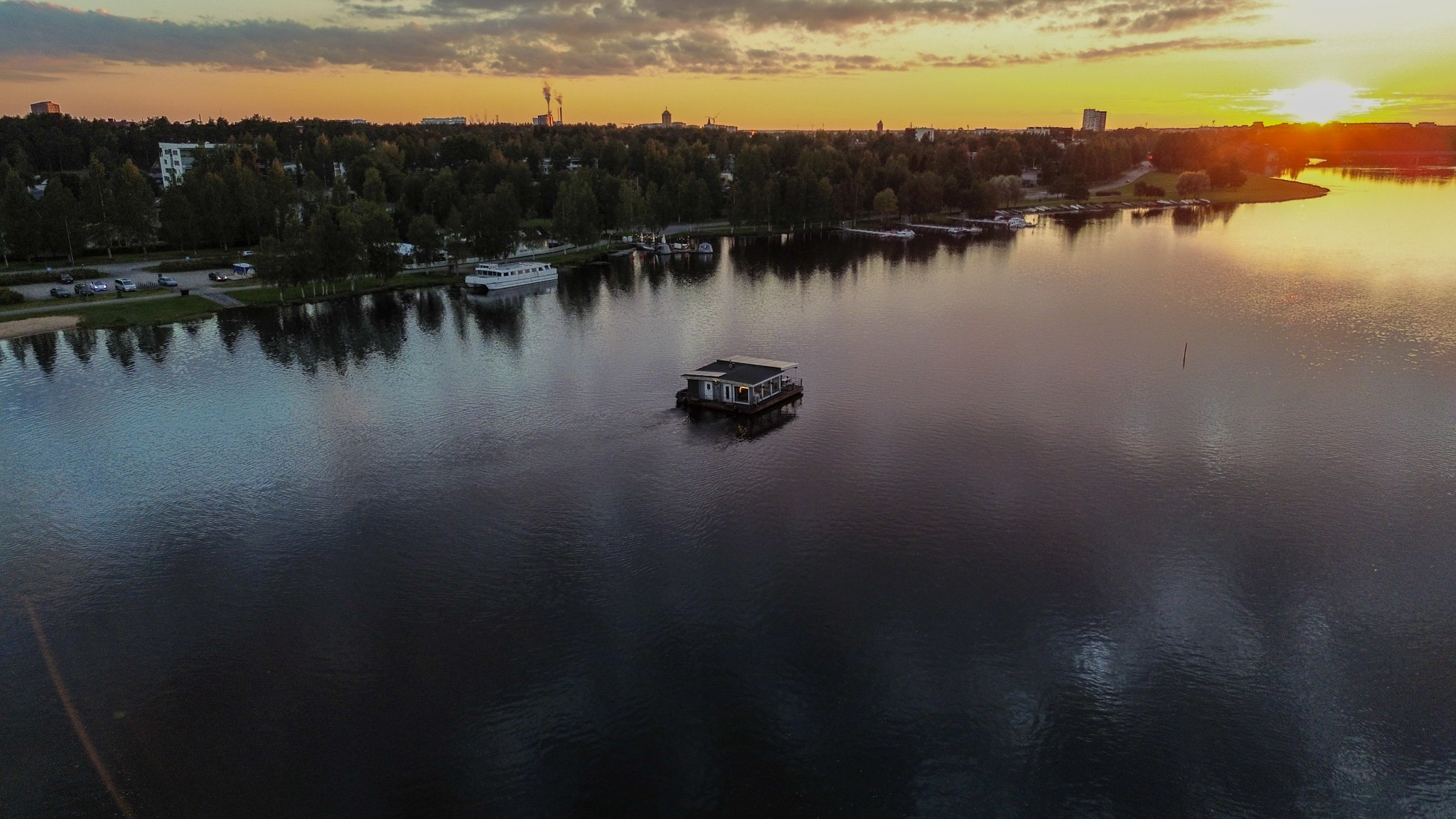 Eine neue Art Finnland zu entdecken: ein Roadtrip von einer warmen Küstenbrise zu herbstlichen Landschaften im Spätsommer und Herbst