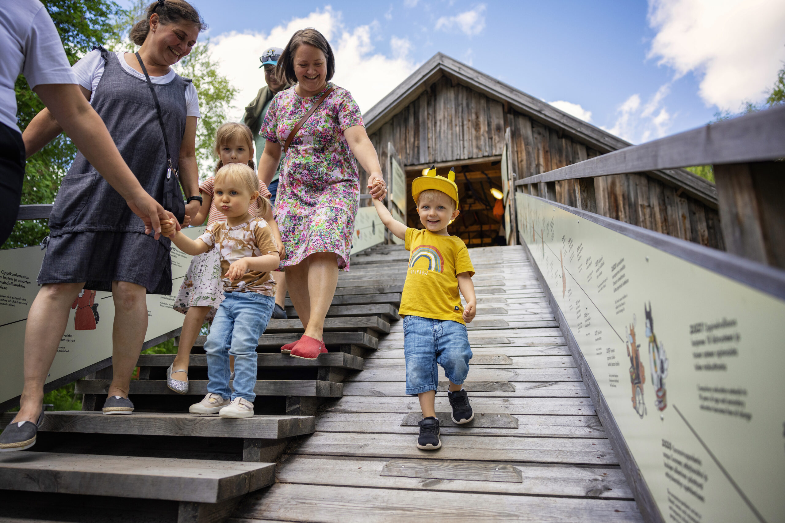 “Lähdetäänkö taas sinne rinkelitielle?” kuopus kysyi